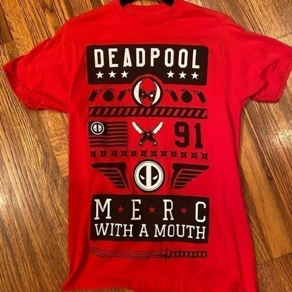 Marvel Deadpool “Merc With A Mouth” Graphic T Shirt Red Mens small - Picture 1 of 4